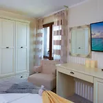 Elea Aparthotel 4*