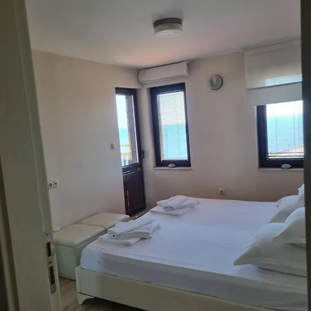 Elea アパートホテル Nessebar