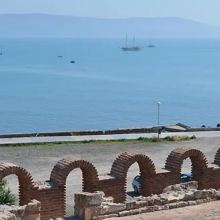 Elea アパートホテル