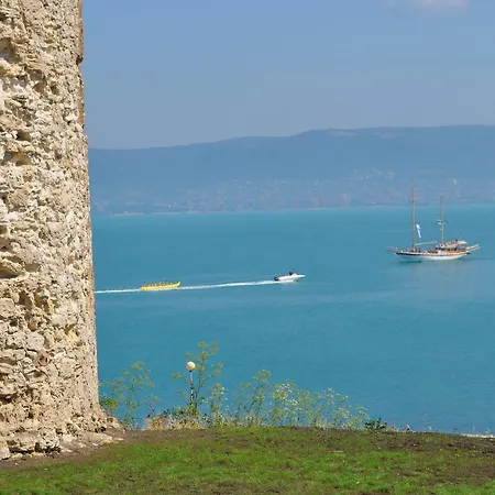 Elea アパートホテル